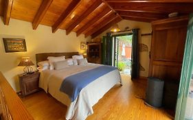 Dúplex de invitados en medio del bosque
